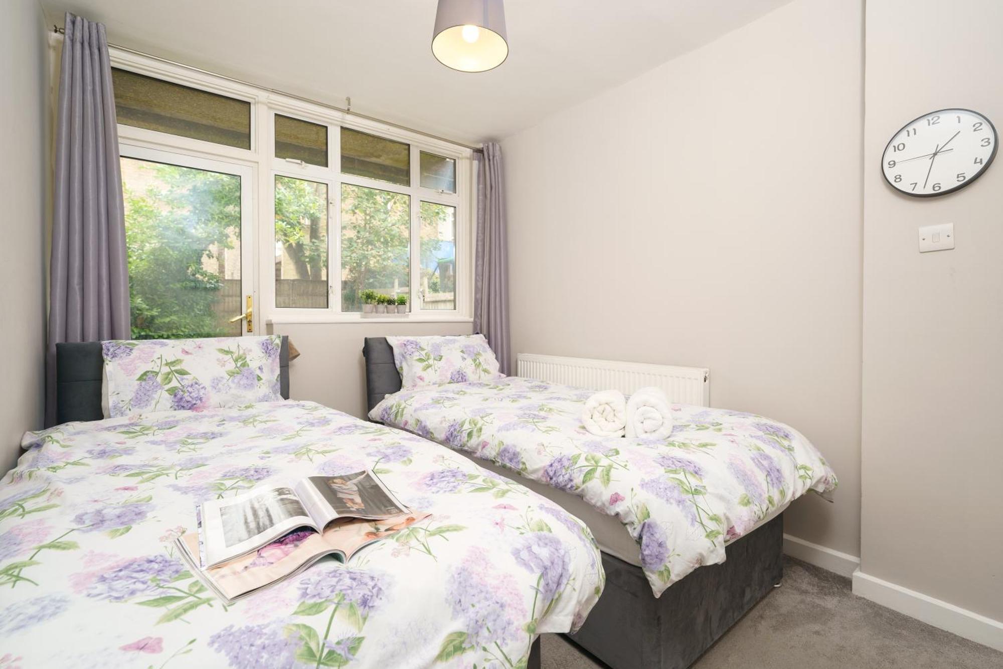Cozy 2-Bed Garden Flat, With Free Private Parking, Wembley Lejlighed London Eksteriør billede